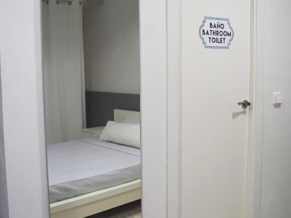 Apart and Benef : photo 3 de la chambre chambre double simple avec salle de bains privative