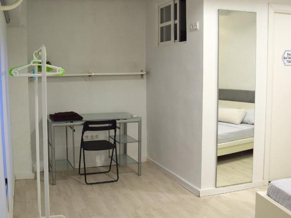 Apart and Benef : photo 2 de la chambre chambre double simple avec salle de bains privative