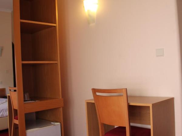 Hotel Quasar : photo 3 de la chambre chambre triple