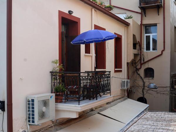Enetiko Rooms : photo 4 de la chambre chambre double ou lits jumeaux avec balcon