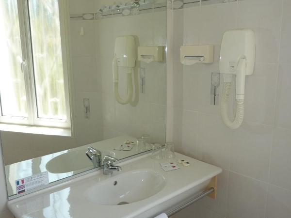 Hôtel La Concorde : photo 6 de la chambre chambre double supérieure avec vue sur les pins