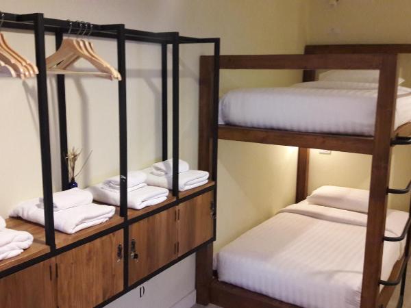 Siri Poshtel Bangkok - SHA Extra Plus : photo 10 de la chambre lit dans dortoir mixte de 4 lits