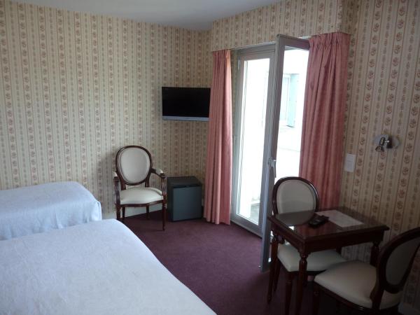Hôtel La Concorde : photo 4 de la chambre chambre triple supérieure avec vue sur les pins