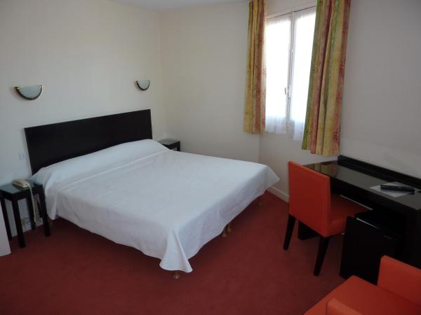 Hôtel La Concorde : photo 1 de la chambre chambre double supérieure avec vue sur les pins