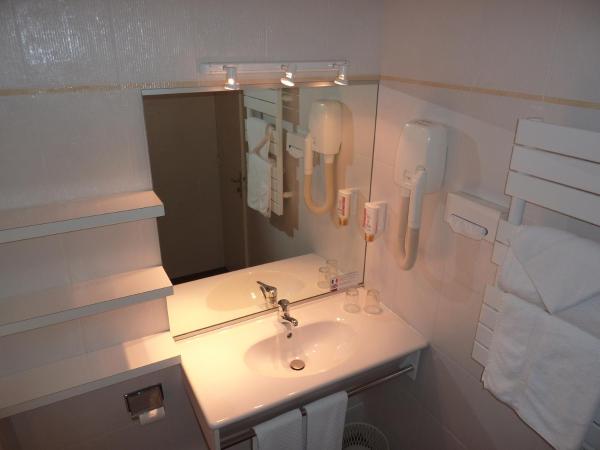 Hôtel La Concorde : photo 8 de la chambre chambre double supérieure avec vue sur les pins