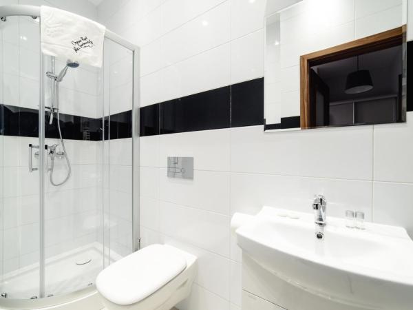 2 Nights Apartments - great location, right next to Main Rail and Bus Station, 10 min to Main Square by foot : photo 5 de la chambre appartement avec balcon