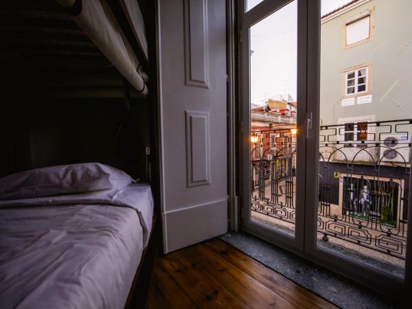 De Pedra e Sal Hostel & Suites : photo 4 de la chambre lit superposé dans dortoir mixte