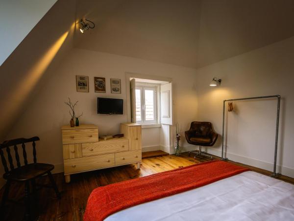 De Pedra e Sal Hostel & Suites : photo 3 de la chambre chambre de luxe avec salle de bains privative séparée