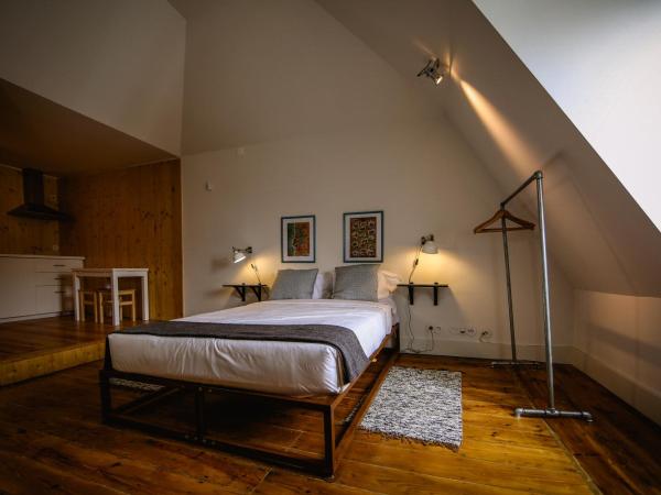 De Pedra e Sal Hostel & Suites : photo 3 de la chambre chambre familiale avec salle de bains privative