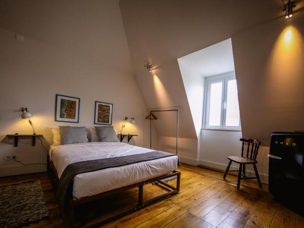 De Pedra e Sal Hostel & Suites : photo 1 de la chambre chambre familiale avec salle de bains privative