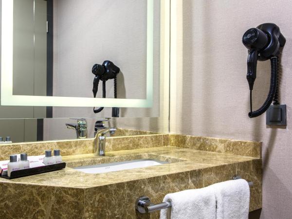 The City Suites : photo 1 de la chambre chambre double avec balcon