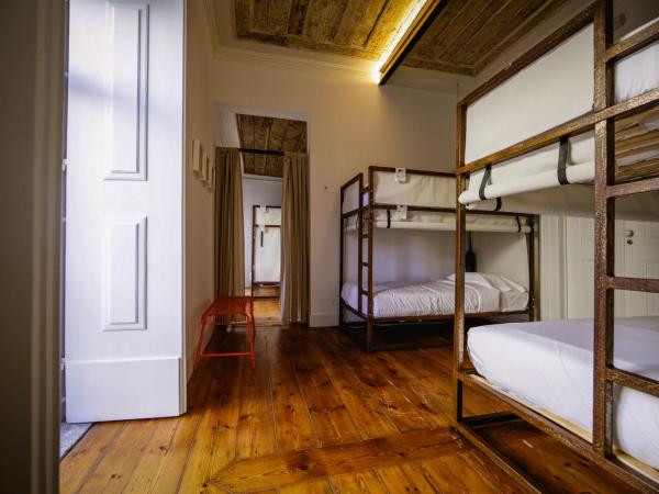 De Pedra e Sal Hostel & Suites : photo 3 de la chambre lit superposé dans dortoir mixte