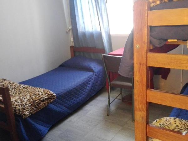 Hostal Namaste : photo 4 de la chambre chambre triple avec salle de bains privative séparée