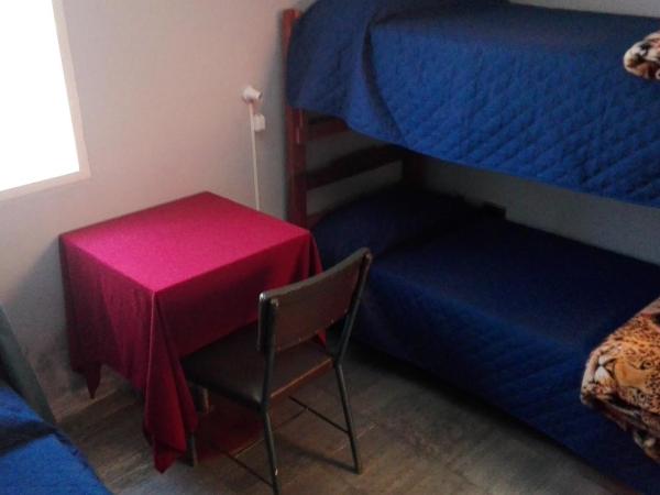 Hostal Namaste : photo 3 de la chambre chambre triple avec salle de bains privative séparée