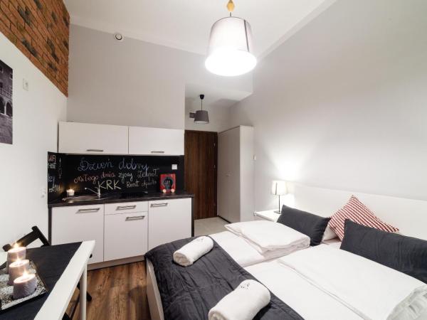 2 Nights Apartments - great location, right next to Main Rail and Bus Station, 10 min to Main Square by foot : photo 2 de la chambre appartement supérieur