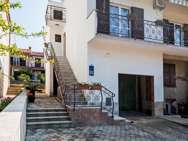 Rooms Stefania : photo 5 de la chambre chambre double - vue sur jardin