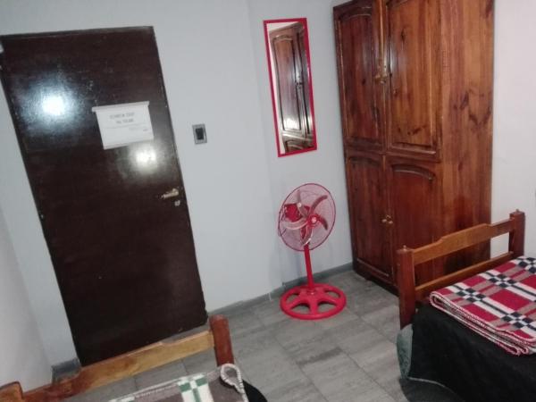 Hostal Namaste : photo 9 de la chambre chambre lits jumeaux avec salle de bains privative séparée