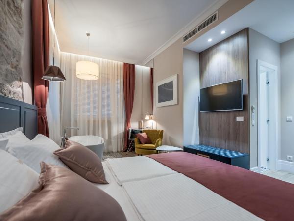 Zadera Accommodation : photo 2 de la chambre chambre double deluxe avec baignoire