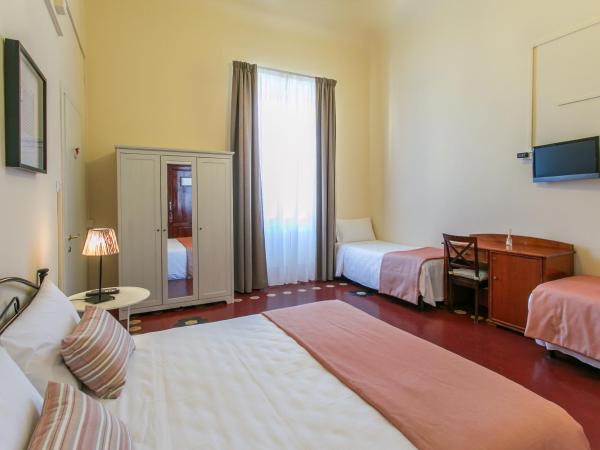 Hotel d'Azeglio Firenze : photo 1 de la chambre chambre quadruple confort