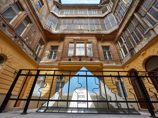 Budget Hotel Victoria : photo 1 de la chambre chambre double - vue sur rue ou cour