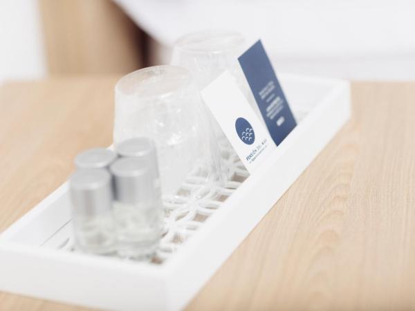 Pension Del Mar : photo 3 de la chambre chambre double standard avec salle de bains commune