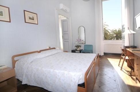 Hotel Mediterranee : photo 1 de la chambre chambre quadruple