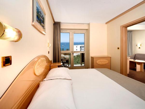 Hotel Istra Plava Laguna : photo 6 de la chambre suite avec balcon – côté mer