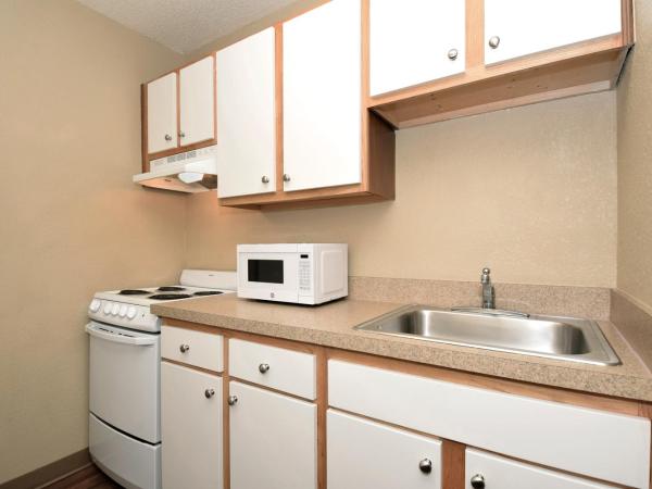 Suburban Studios Houston North I-45 : photo 6 de la chambre suite lit queen-size - non-fumeurs