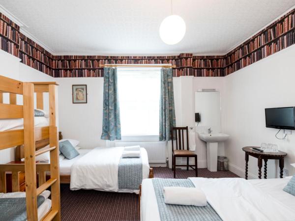 St Athans Hotel : photo 1 de la chambre chambre familiale avec salle de bains commune