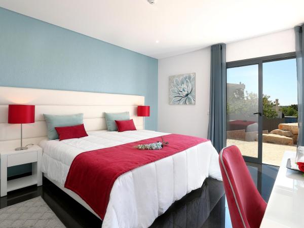 Sunfield Guest House - Only Adults : photo 4 de la chambre chambre double ou lits jumeaux supérieure - vue sur jardin