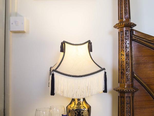 Grosvenor Villa : photo 4 de la chambre chambre double avec salle de bains privative