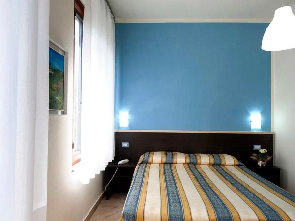 Hotel Moderno : photo 10 de la chambre chambre double ou lits jumeaux