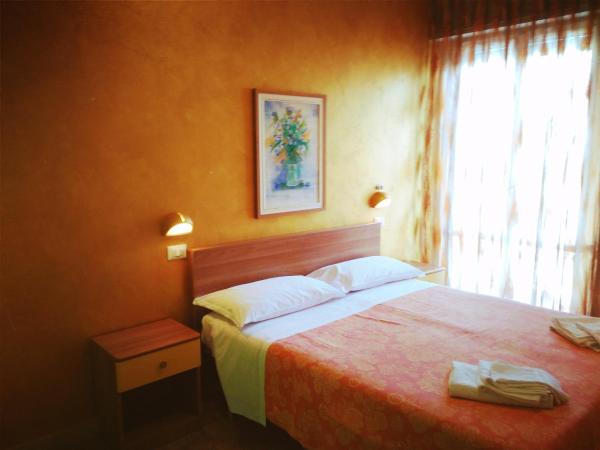 Hotel Simon : photo 6 de la chambre chambre double ou lits jumeaux Économique