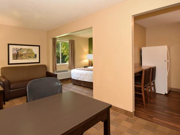 Extended Stay America Suites - Philadelphia - Airport - Bartram Ave : photo 10 de la chambre studio de luxe avec 1 lit queen-size - non-fumeurs