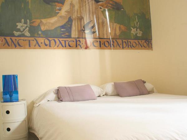 Bed & Breakfast Bells Oficis : photo 1 de la chambre chambre double basique avec salle de bains commune