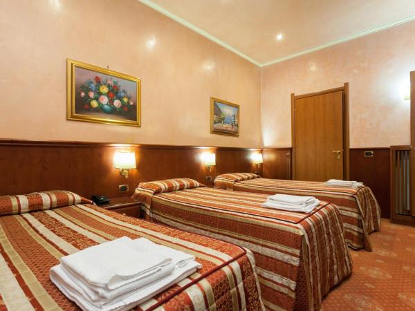 Hotel Fiorella Milano : photo 5 de la chambre chambre triple classique