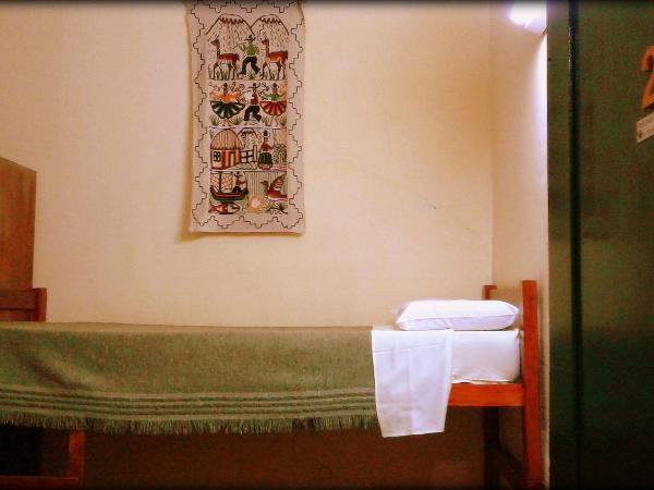 Hostal Yatasto : photo 9 de la chambre chambre familiale