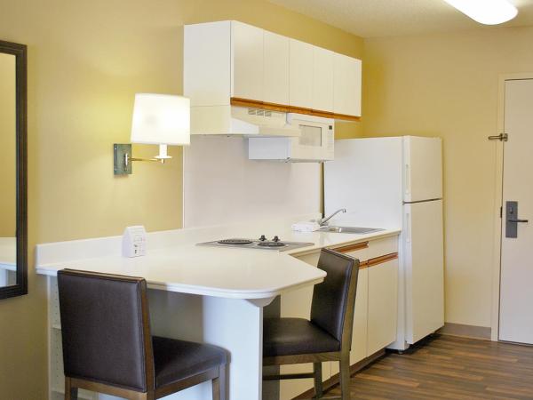 Extended Stay America Select Suites - Jacksonville - Baymeadows : photo 10 de la chambre studio de luxe avec 1 lit king-size - non-fumeurs