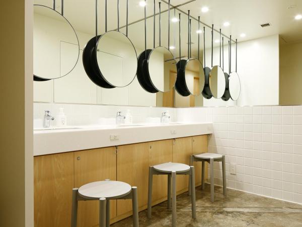 The Share Hotels Lyuro Tokyo Kiyosumi : photo 6 de la chambre lit superposé dans dortoir mixte