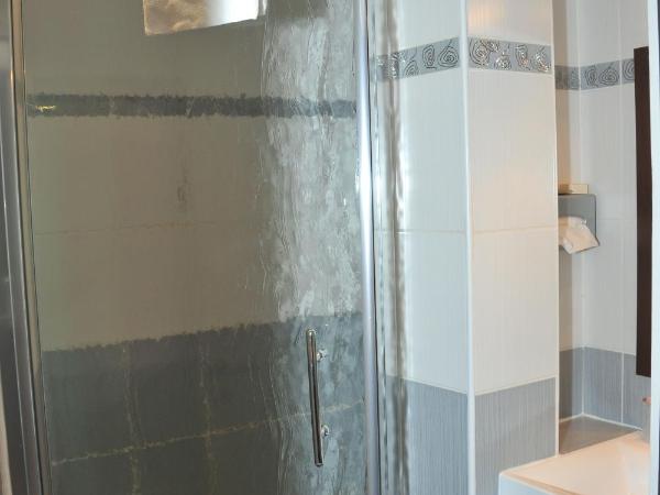 Cit'Hotel Europeen : photo 3 de la chambre chambre double/lits jumeaux avec douche