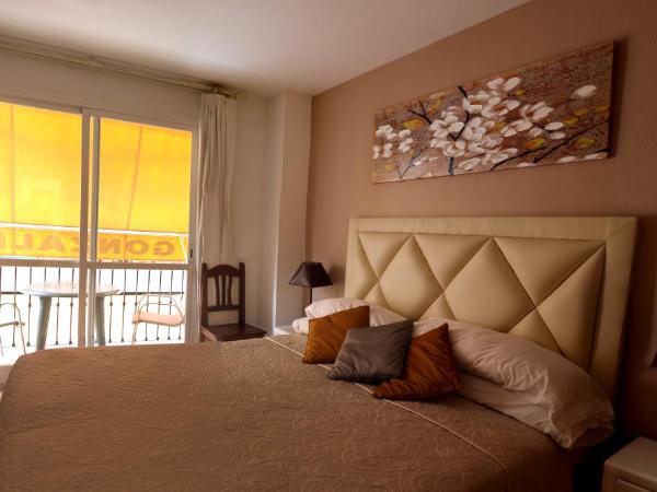 Hostal Gonzalez : photo 4 de la chambre chambre double avec balcon