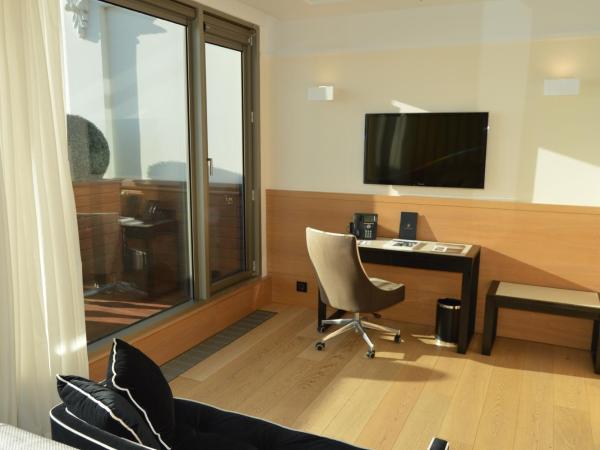 Gran Hotel Sardinero : photo 4 de la chambre chambre lit queen-size - vue sur mer et terrasse