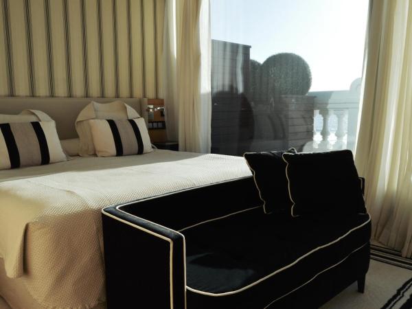 Gran Hotel Sardinero : photo 5 de la chambre chambre lit queen-size - vue sur mer et terrasse