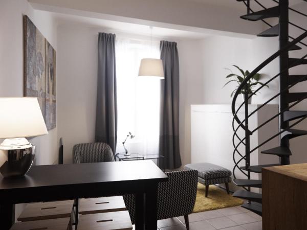 La Résidence Arles Centre : photo 3 de la chambre appartement en duplex - 1er Étage côté rue