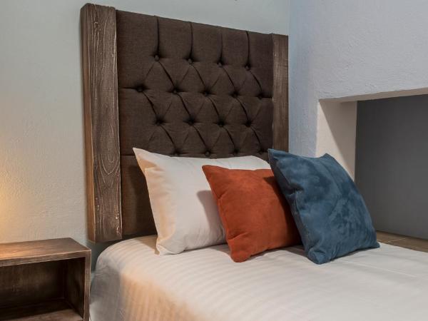 Hotel Casa Aurora : photo 5 de la chambre chambre simple avec salle de bains privative