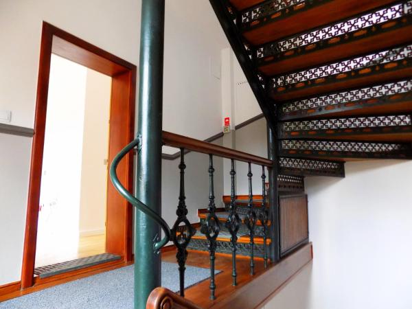 City Central Hostel - Pokoje prywatne : photo 10 de la chambre chambre familiale avec salle de bains commune