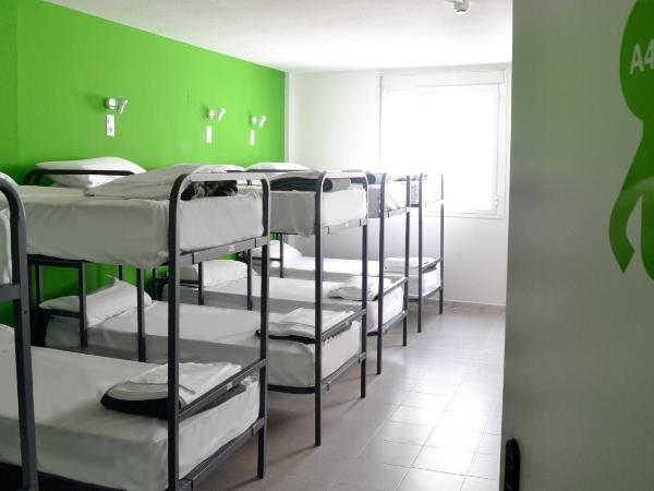 Motion Chueca Hostel : photo 3 de la chambre 14 lits superposés dans dortoir mixte