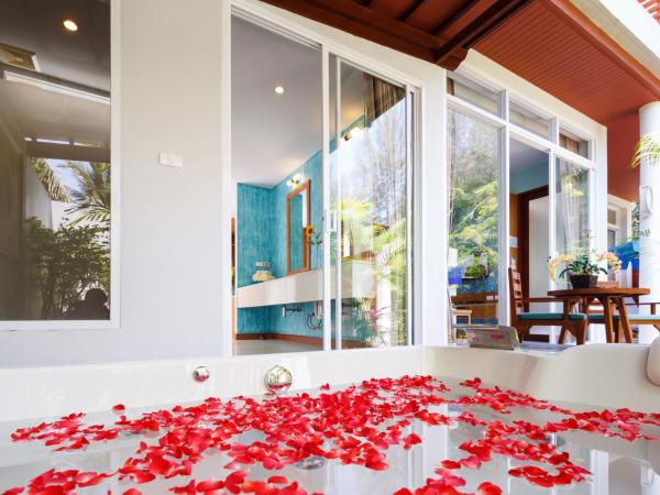 Apsara Beachfront Resort & Villa - SHA Extra Plus : photo 9 de la chambre villa avec jardin (2 adultes, 2 enfants)
