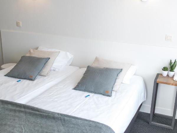 Hotel du Bassin : photo 1 de la chambre chambre double standard avec vue sur le port