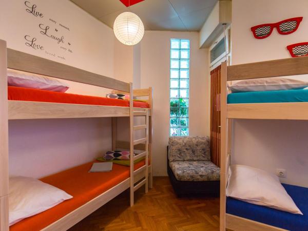 Crazy House Hostel : photo 3 de la chambre lit dans dortoir mixte de 10 lits